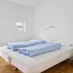 4 Bedroom In *